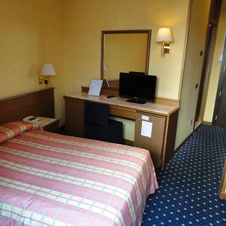 Hotel Giardino Arona Kültér fotó