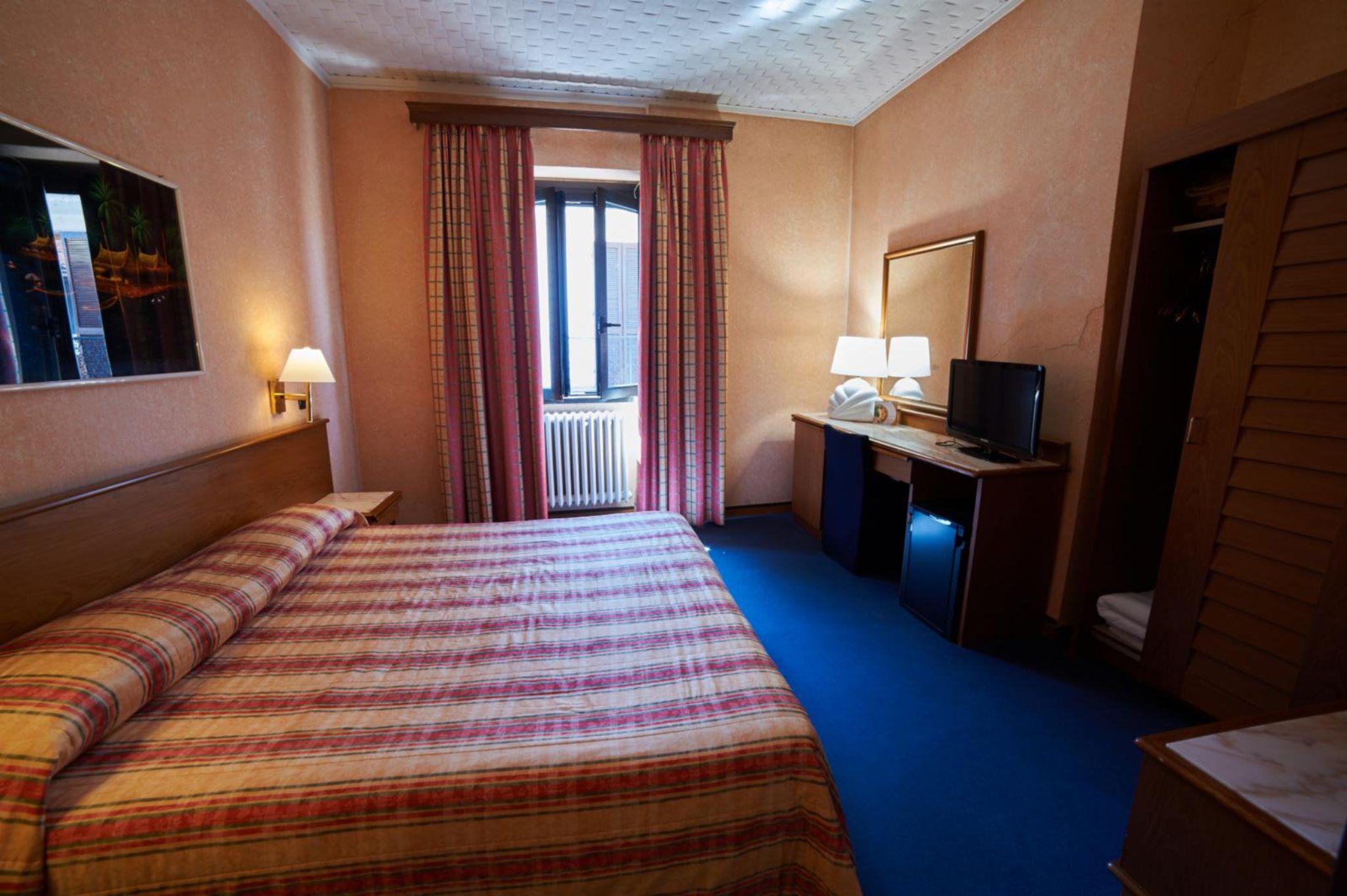 Hotel Giardino Arona Kültér fotó