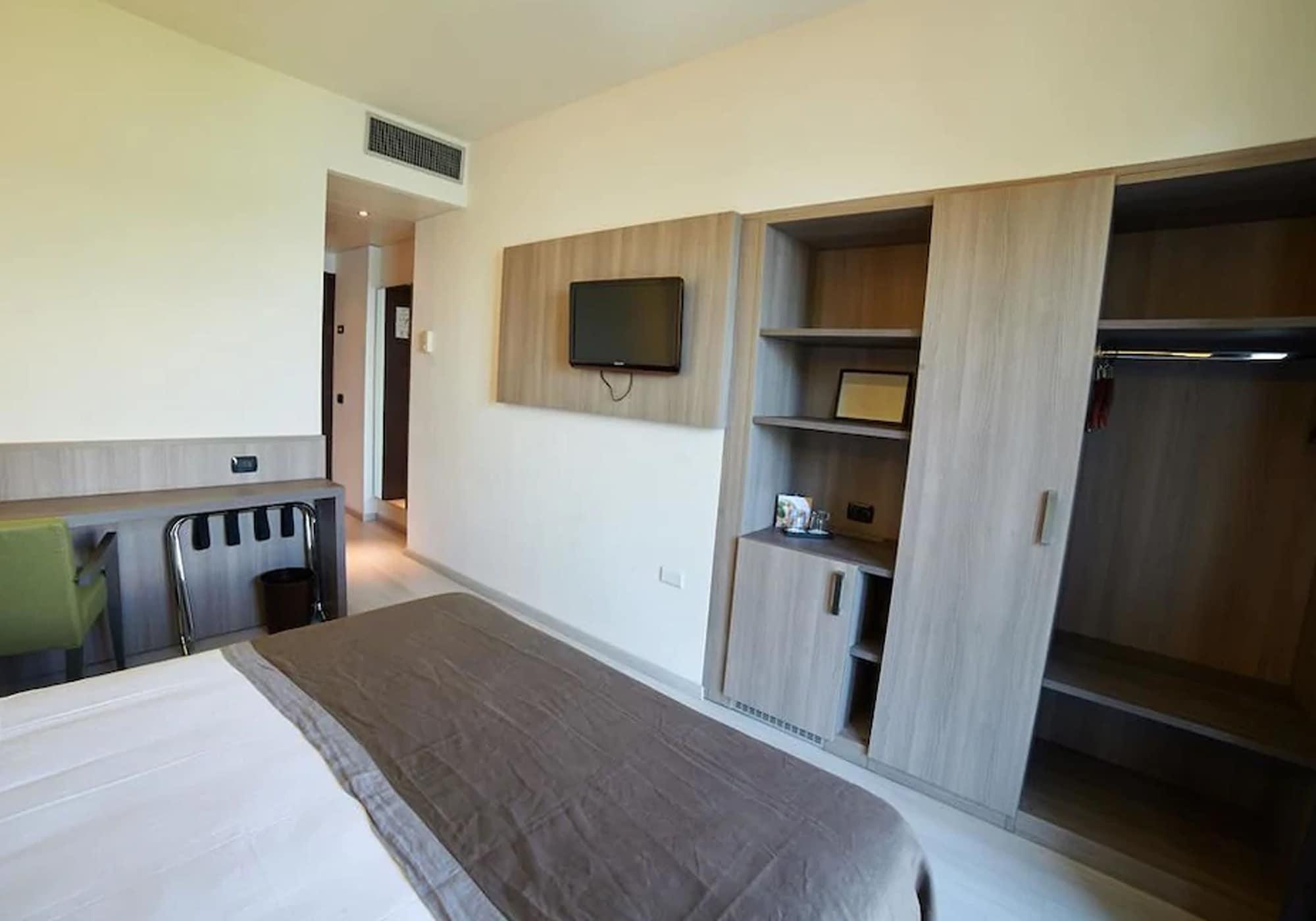 Hotel Giardino Arona Kültér fotó