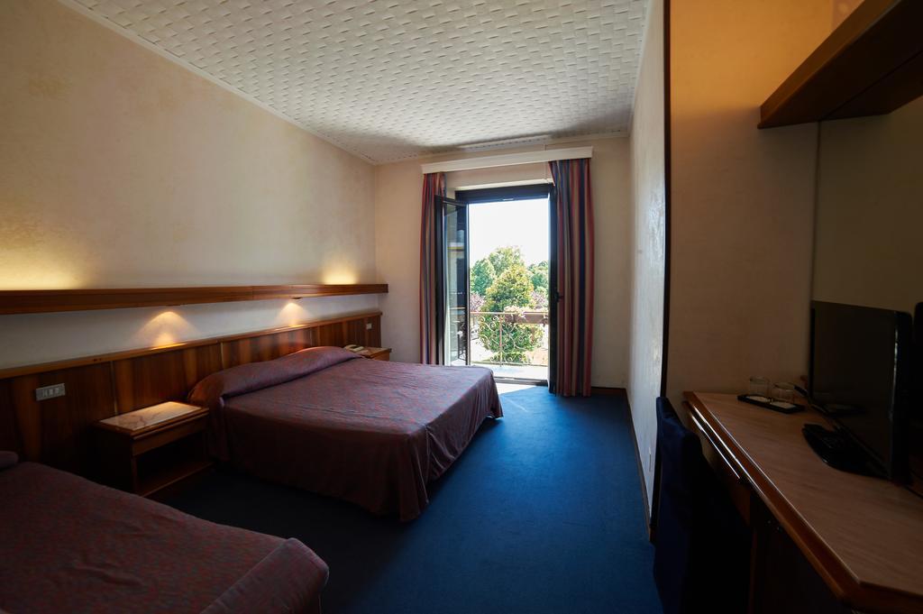 Hotel Giardino Arona Kültér fotó